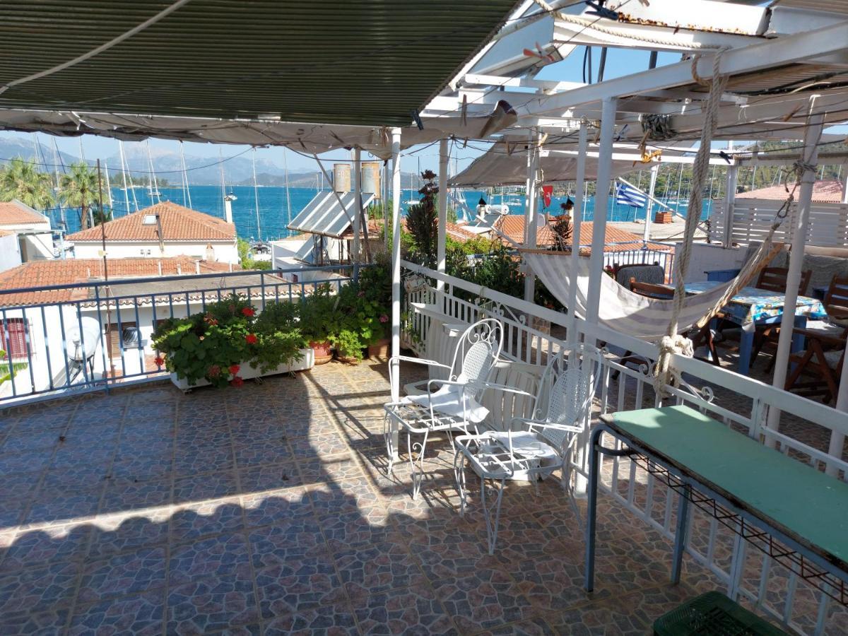 Nikos Rooms And Studios Poros Town Eksteriør bilde