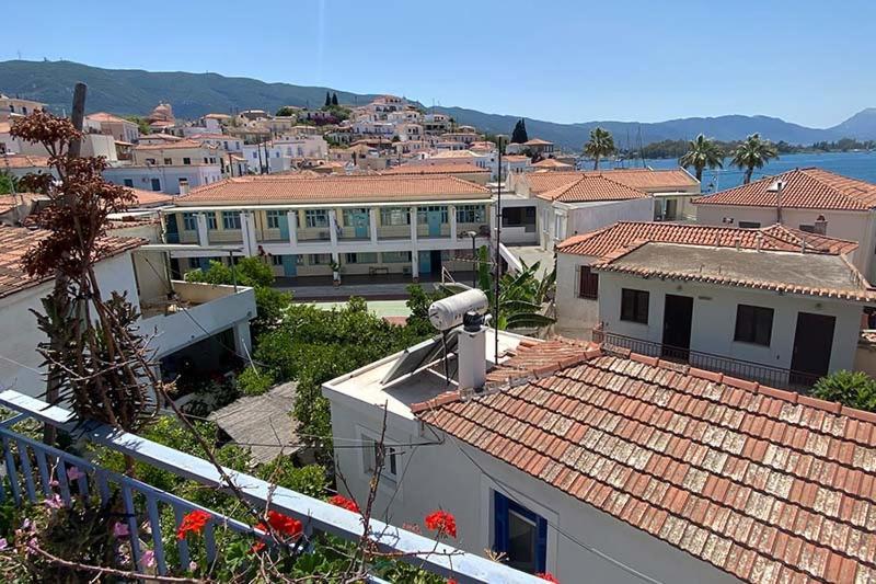 Nikos Rooms And Studios Poros Town Eksteriør bilde